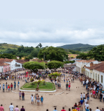 Foto da praça da cidade